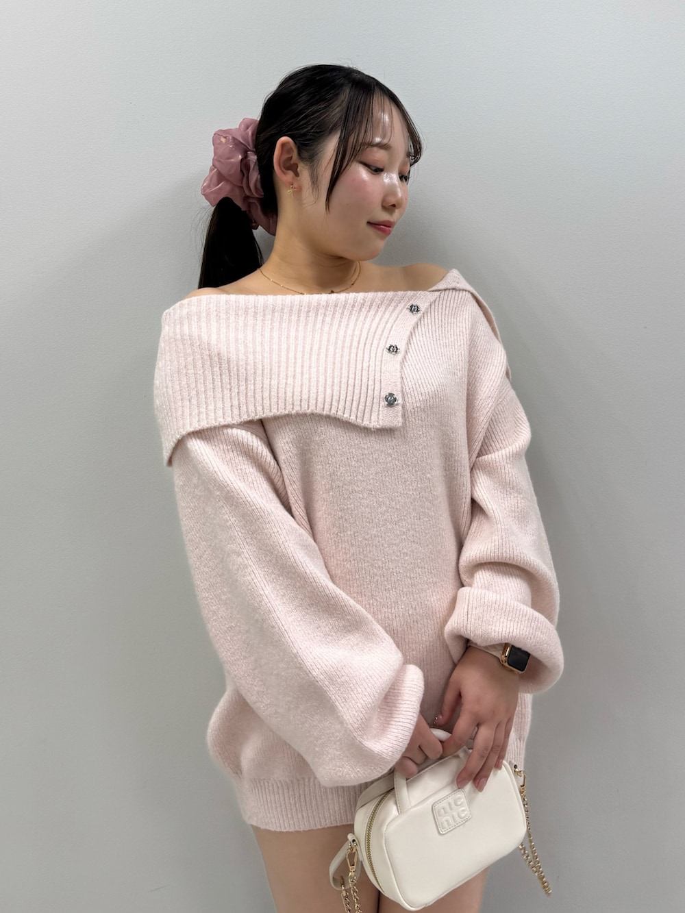 「プチプラ、キレイめカジュアル、大人女子、今日のコーデ、シンプルスタイル、大人可愛い、ロングブーツ」｜「one after another NICE CLAUPの【マイナス3キロ見え】サイドゴアボリュームソールロングブーツ（ブーツ、ブラック系）」を使った、るなさん（レディース・158cm）の冬コーディネートの2枚目の写真