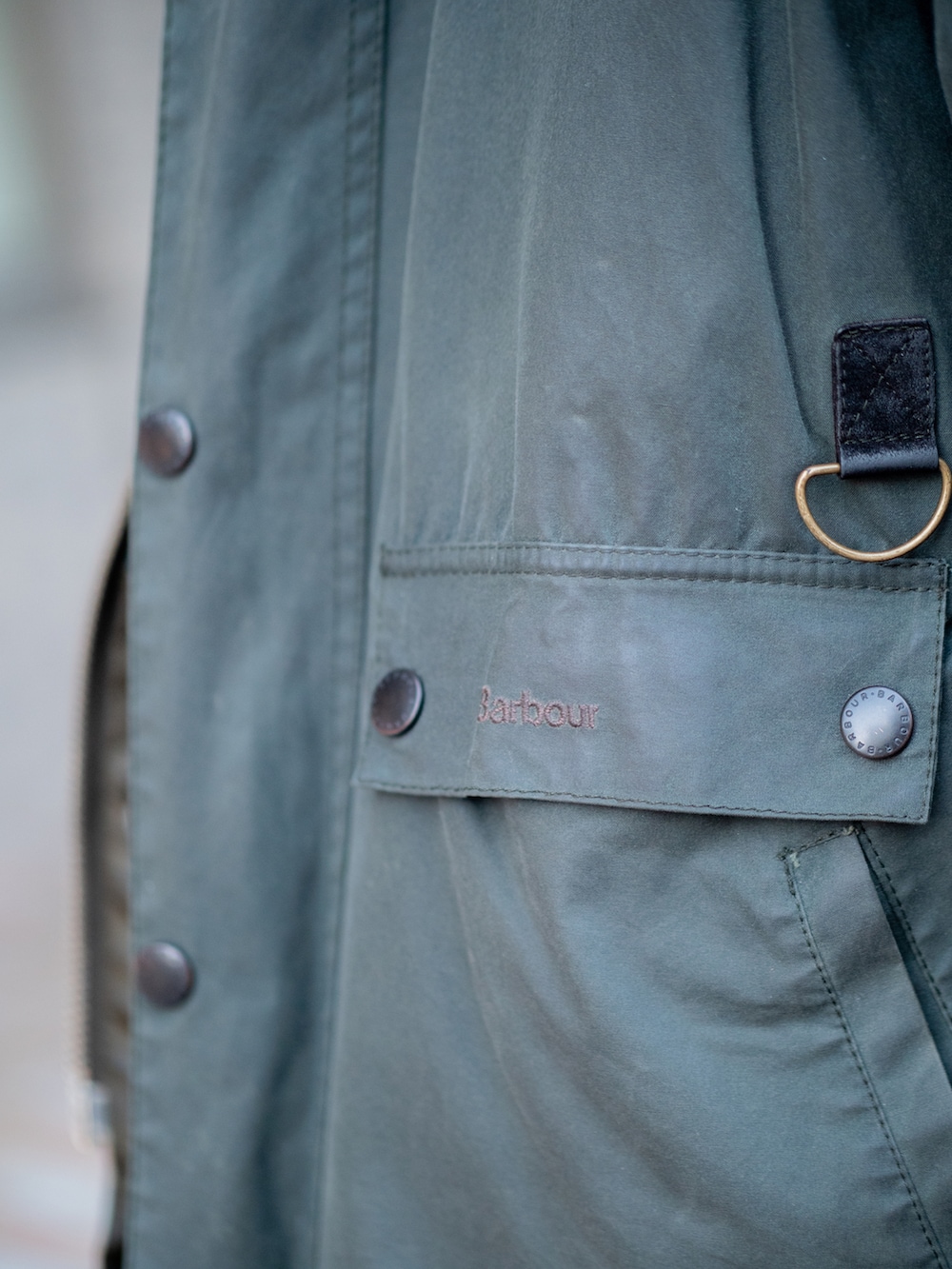 「シンプルコーデ、冬コーデ、barbour、バブアー、VINTAGE、vintage、ビンテージ、古着MIX、古着コーデ、古着、デニム、デニムパンツ、ワイドパンツ、スウェット」｜「Scyeのアイテム（キャップ、グリーン系）」を使った、tasuuuuuさん（メンズ・180cm）の冬コーディネートの3枚目の写真