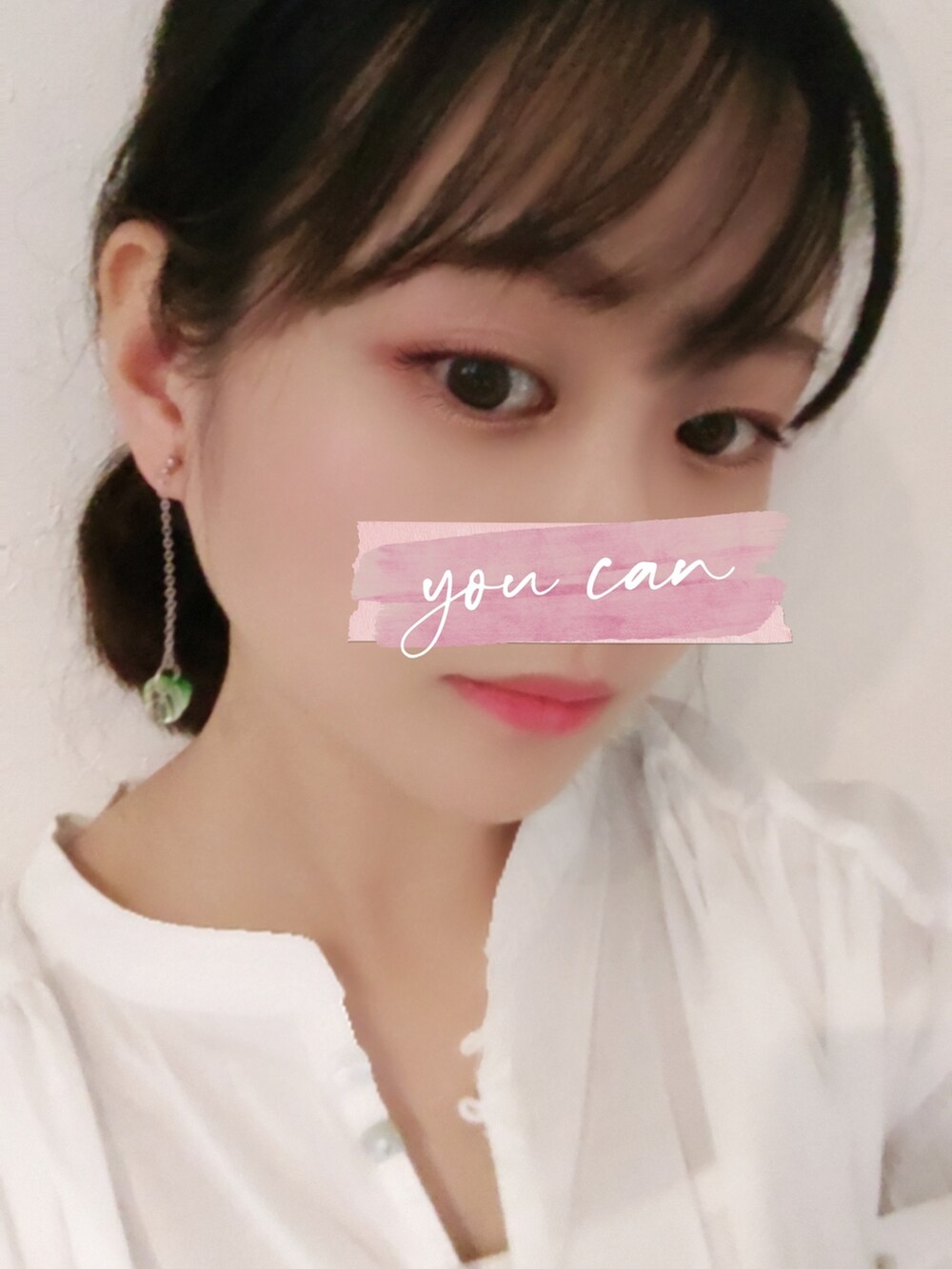 「春夏コーデ、きれいめカジュアル、低身長コーデ、ootd、骨格ウェーブ、リラックススタイル、ワンピース、ホワイトワンピース、リーフイヤリング、リーフ、クリア、白ワンピース、低身長、低身長女子、145cm」｜「fifthのアイテム（ショルダーバッグ、ベージュ系）」を使った、minicocochan【相互フォロー】さん（レディース・145cm）の春コーディネートの4枚目の写真