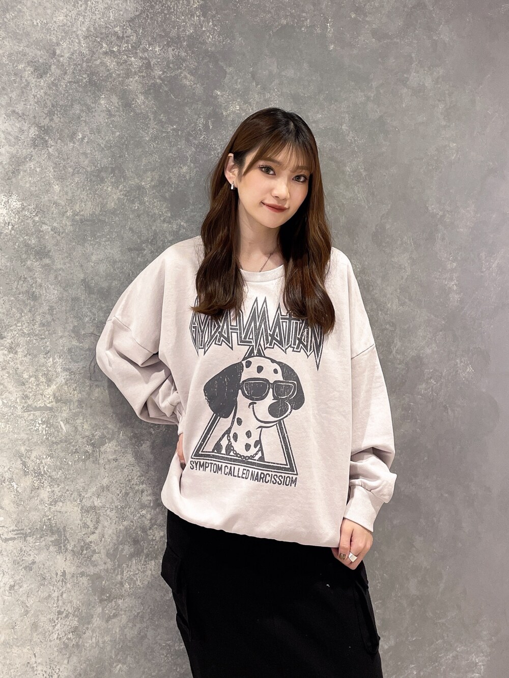 「GYDAのGYDALMATIANスウェットトップス（スウェット、ホワイト系）」を使った、ichiさん（レディース・156cm）の冬コーディネートの4枚目の写真