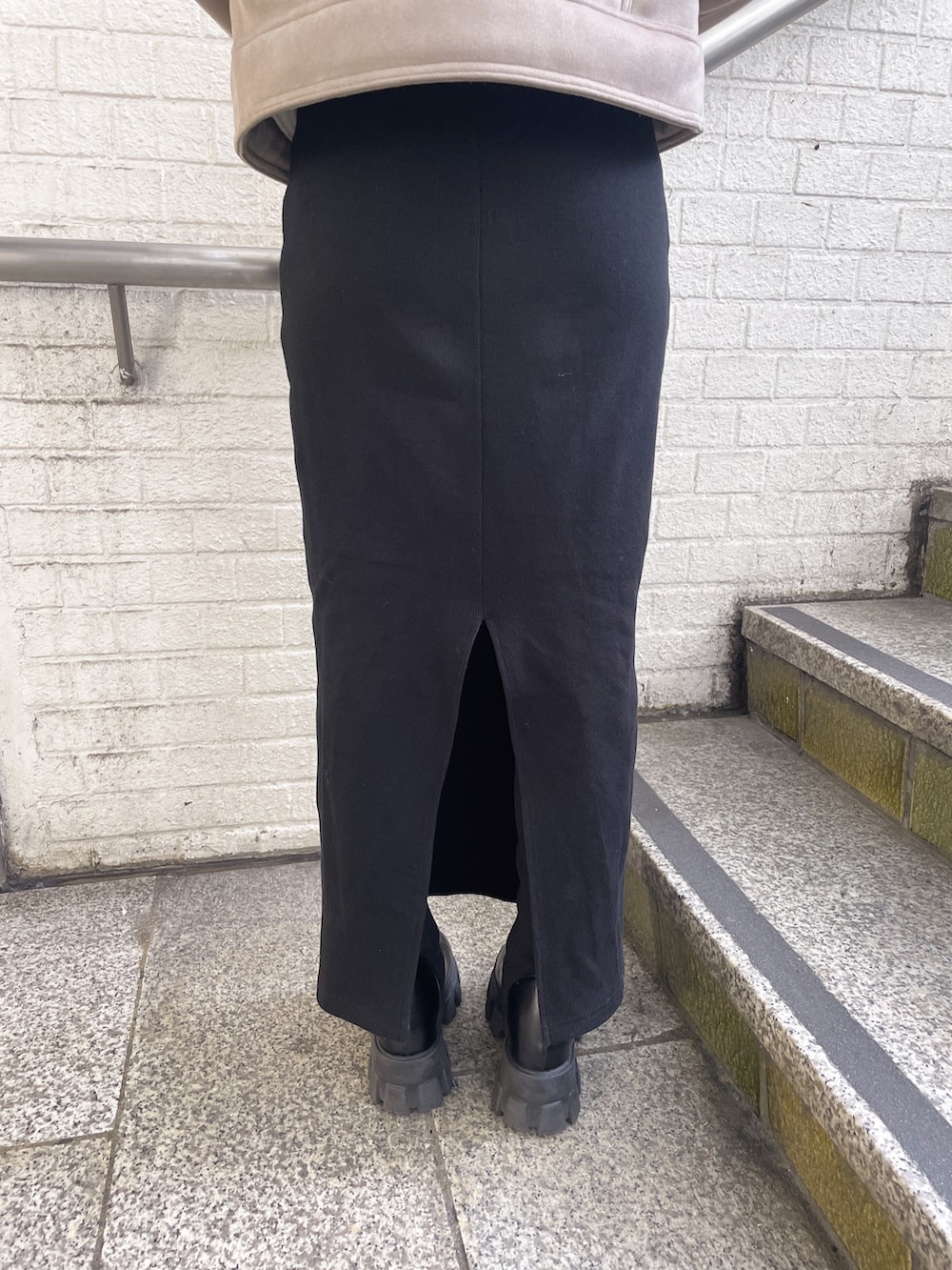 「GYDAのBACK OPENテレコワングワンピース（ワンピース、ブラック系）」を使った、ichiさん（レディース・156cm）の秋コーディネートの9枚目の写真