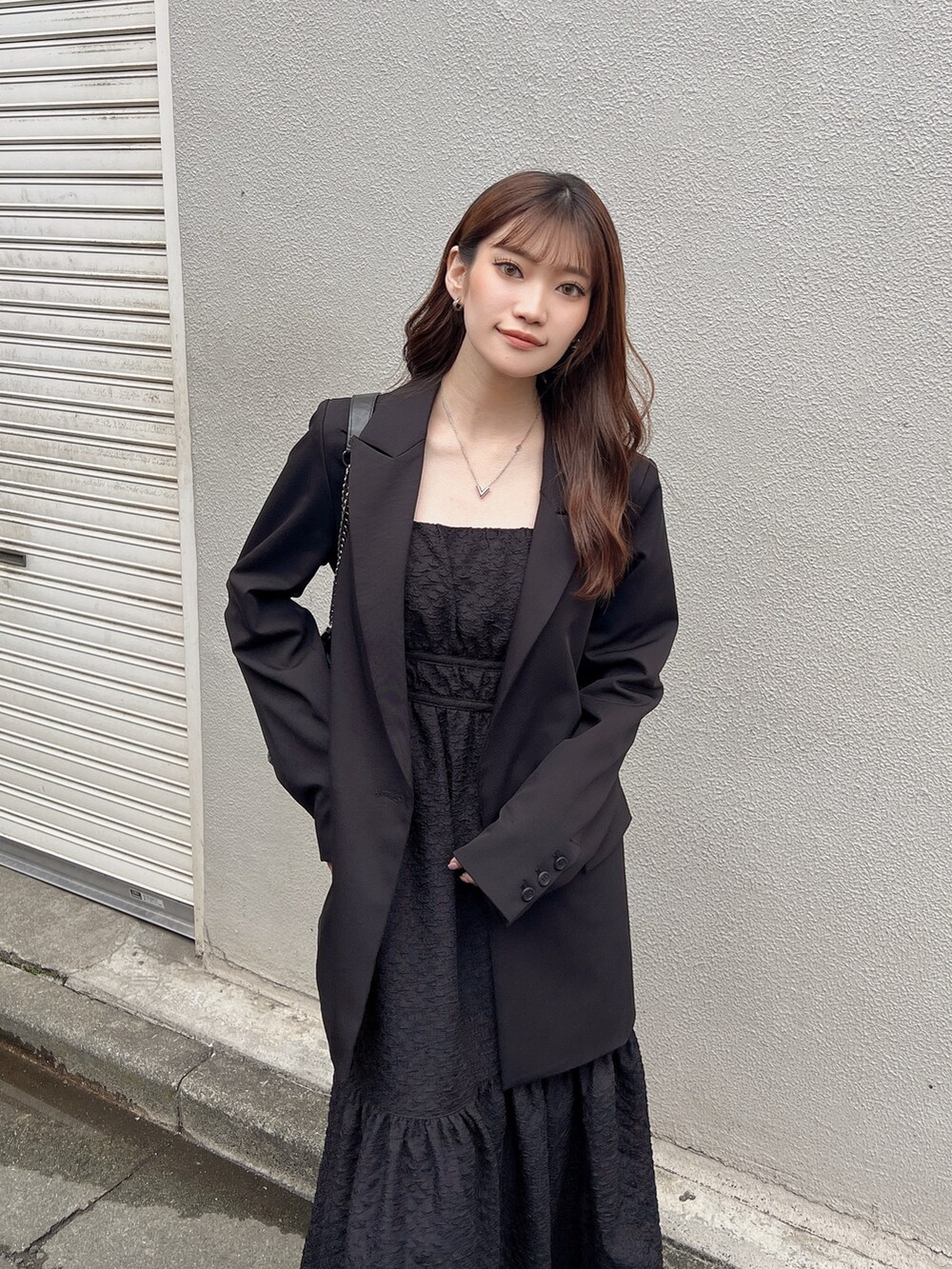 「GYDAのシングルLOOSEテーラードジャケット（テーラードジャケット、ブラック系）」を使った、ichiさん（レディース・156cm）の春コーディネートの4枚目の写真