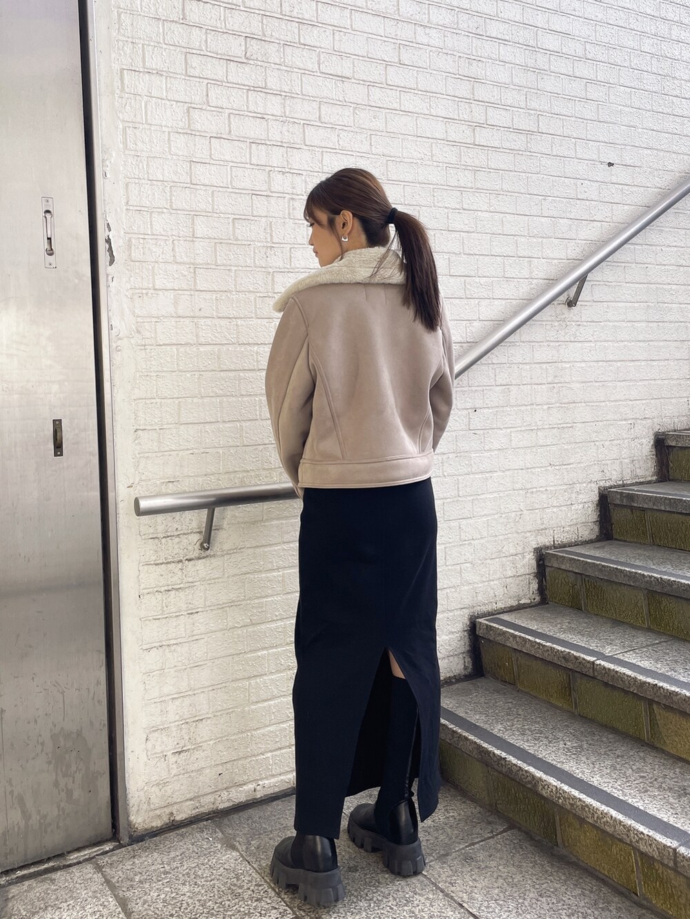 「GYDAのBACK OPENテレコワングワンピース（ワンピース、ブラック系）」を使った、ichiさん（レディース・156cm）の秋コーディネートの3枚目の写真