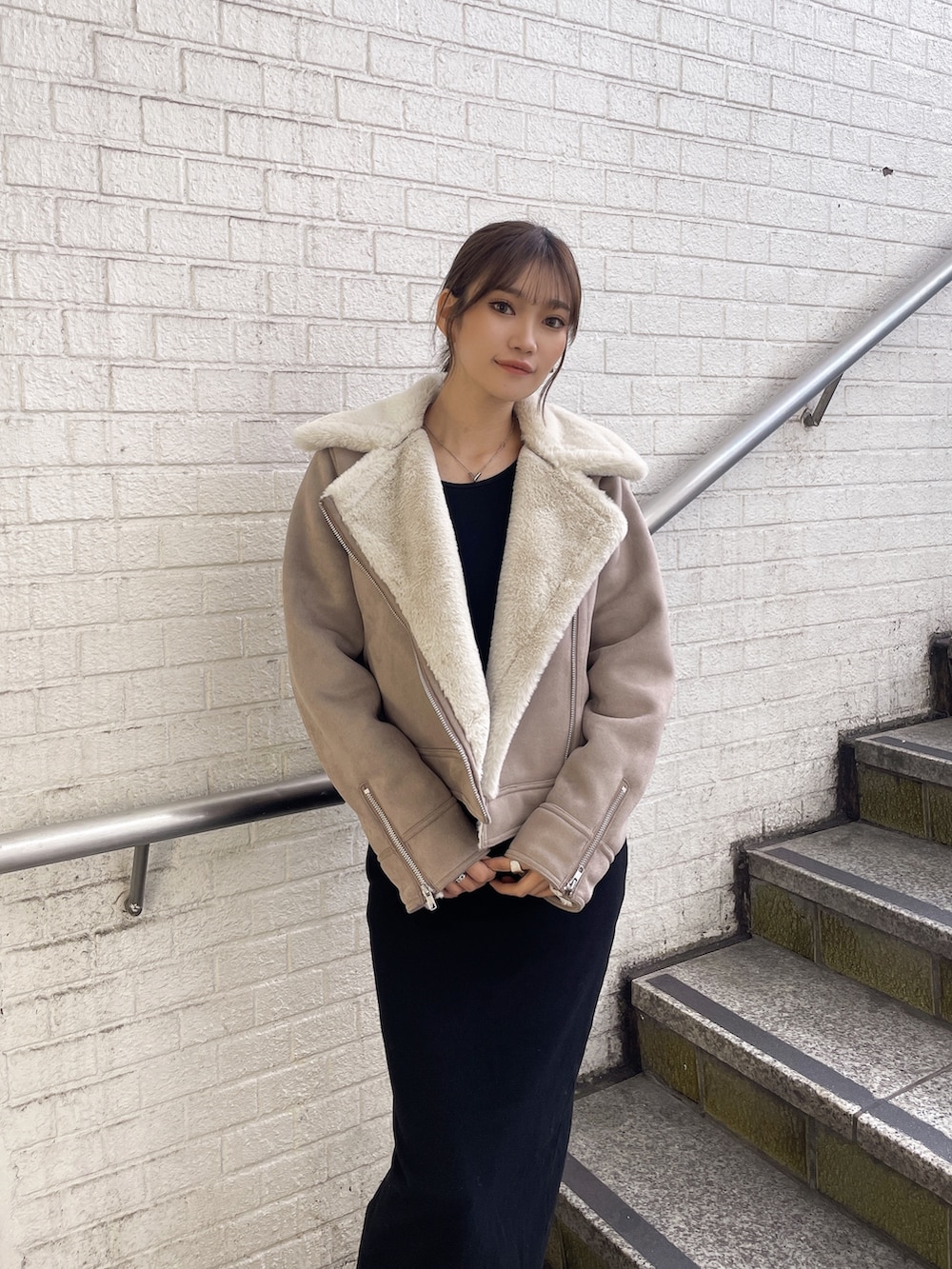 「GYDAのBACK OPENテレコワングワンピース（ワンピース、ブラック系）」を使った、ichiさん（レディース・156cm）の秋コーディネートの7枚目の写真