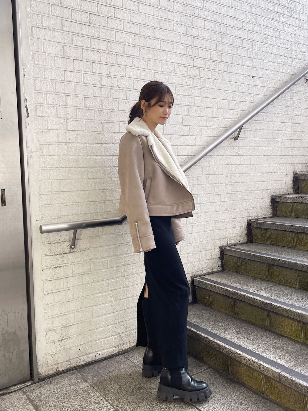 「GYDAのBACK OPENテレコワングワンピース（ワンピース、ブラック系）」を使った、ichiさん（レディース・156cm）の秋コーディネートの2枚目の写真