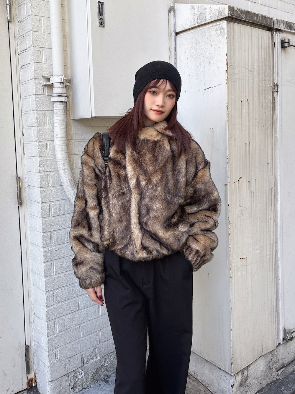 「GYDAのエコファーショートコート（その他アウター、ブラウン系）」を使った、ichiさん（レディース・156cm）の冬コーディネートの4枚目の写真