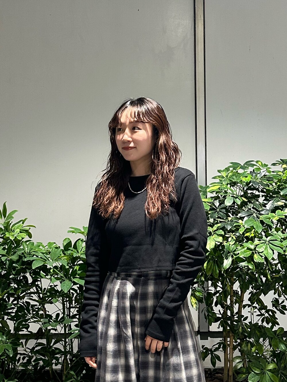 ブラック系のTシャツ/カットソー、その他のその他パンツを着用したレディースの夏コーディネートの6枚目の写真