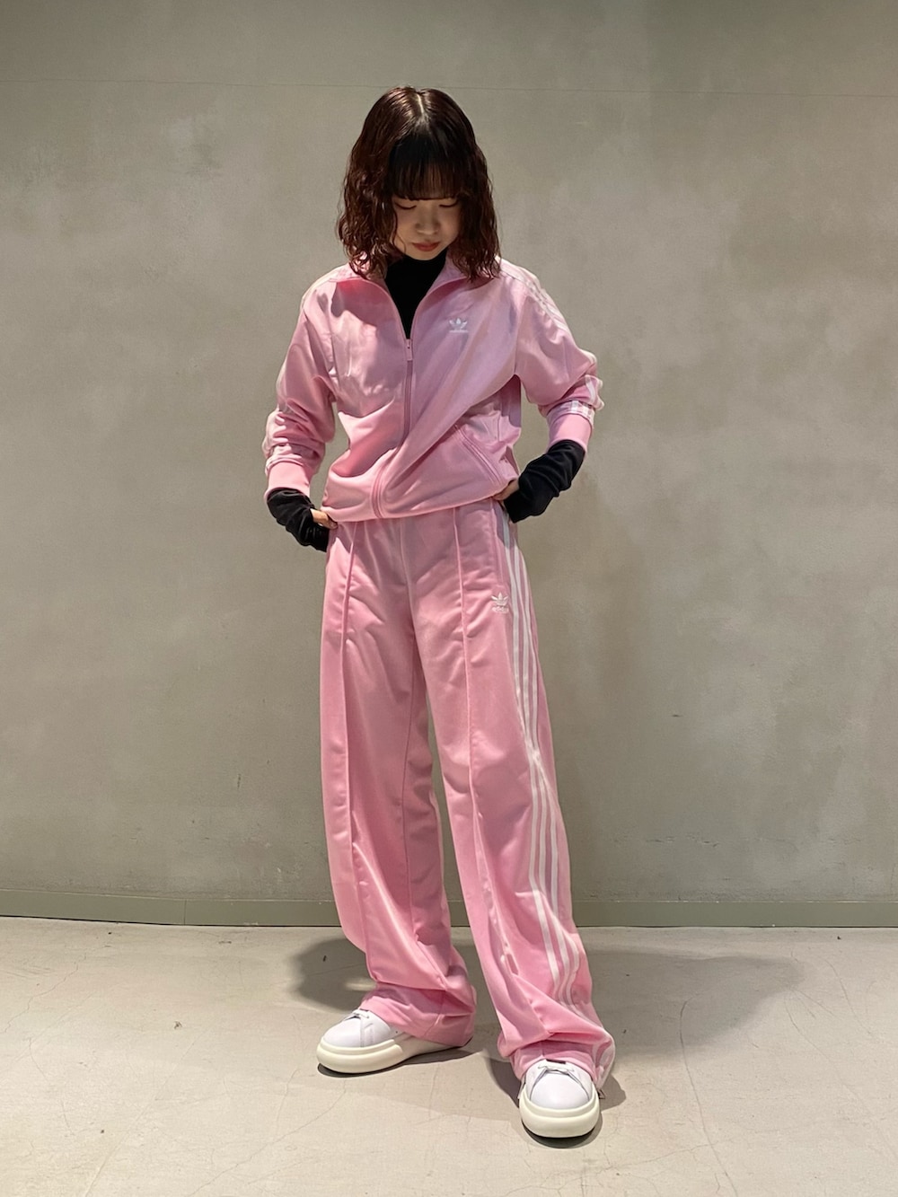 村上(アディダス ブランドコアストア 大阪)｜adidasのその他パンツを