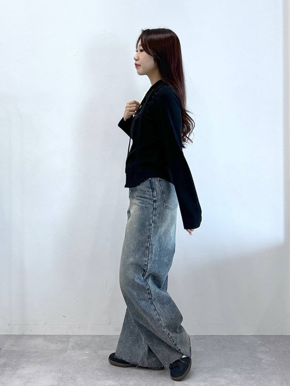 「韓国系、女子ウケ、着痩せ・細見え、ALAND」｜「3.3 Field Trip の3.3 Field Trip／パフショルダーバッグ（ショルダーバッグ、ホワイト系）」を使った、snowaeさん（レディース・157cm）の秋コーディネートの3枚目の写真