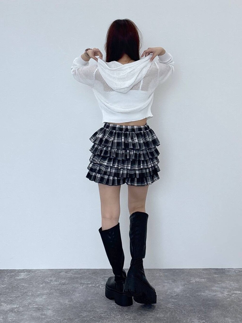 「韓国系、女子ウケ、着痩せ・細見え、ALAND、韓国ファッション」｜「3.3 Field Trip の3.3 Field Trip／フリルレースショートパンツ（スカート、ブラック系）」を使った、snowaeさん（レディース・157cm）の夏コーディネートの4枚目の写真