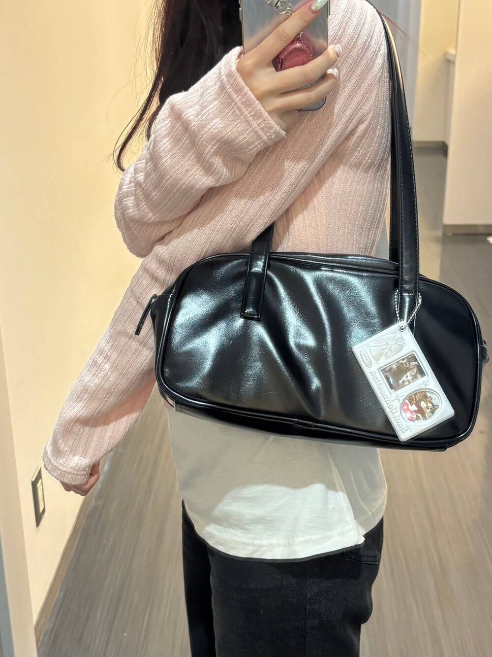 その他のステーショナリーを着用したレディースの春コーディネートの3枚目の写真