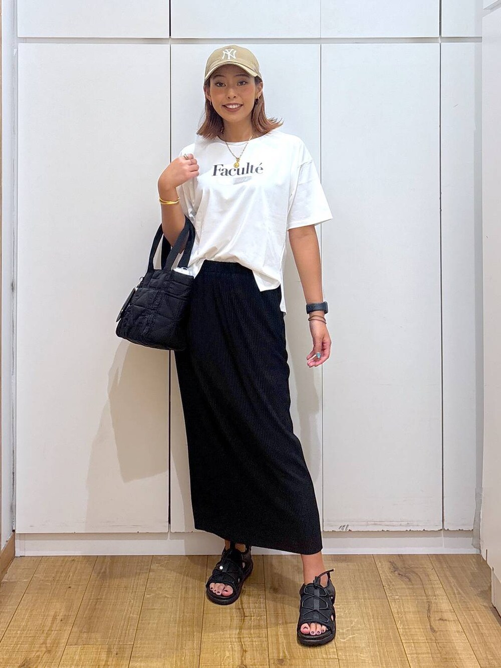 「体型カバー、ママコーデ、骨格ストレート、GLOBAL WORK、着痩せ・細見え、高見え、高身長」|「GLOBAL WORKのリッチクリーンプリントT半袖/147640(Tシャツ/カットソー、ホワイト系)」を使った、ココさん(レディース・165cm)の夏コーディネートの2枚目の写真
