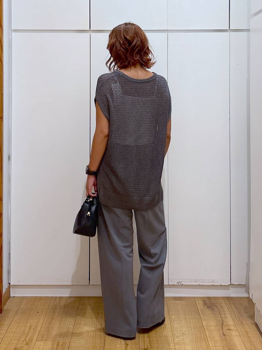 「体型カバー、高見え、高身長、ママコーデ、骨格ストレート、GLOBAL WORK、着痩せ・細見え、and STセール」｜「GLOBAL WORKのスペ軽お財布ショルダー/132336（ショルダーバッグ、ブラック系）」を使った、ココさん（レディース・165cm）の夏コーディネートの4枚目の写真