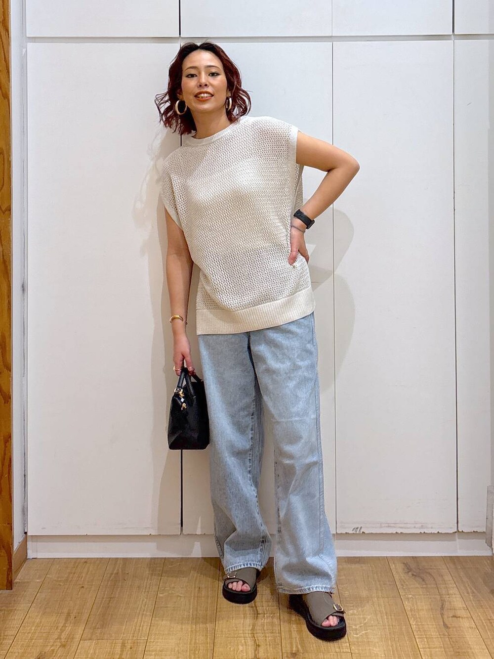 「体型カバー、高見え、高身長、GLOBAL WORK、着痩せ・細見え、ママコーデ、骨格ストレート」|「GLOBAL WORKのGOODデニムバギーパンツ/118365(デニムパンツ、ブルー系)」を使った、ココさん(レディース・165cm)の夏コーディネートの3枚目の写真