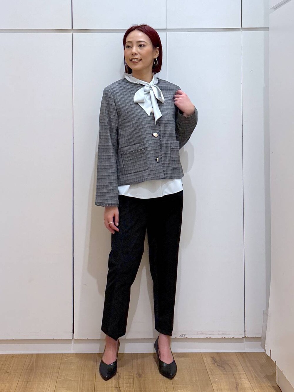 「着痩せ・細見え、体型カバー、高見え、高身長、ママコーデ、骨格ストレート、GLOBAL WORK」｜「GLOBAL WORKのお手入れらくらく2WAYボウタイブラウス/133609（シャツ/ブラウス、グリーン系）」を使った、ココさん（レディース・165cm）の春コーディネートの2枚目の写真