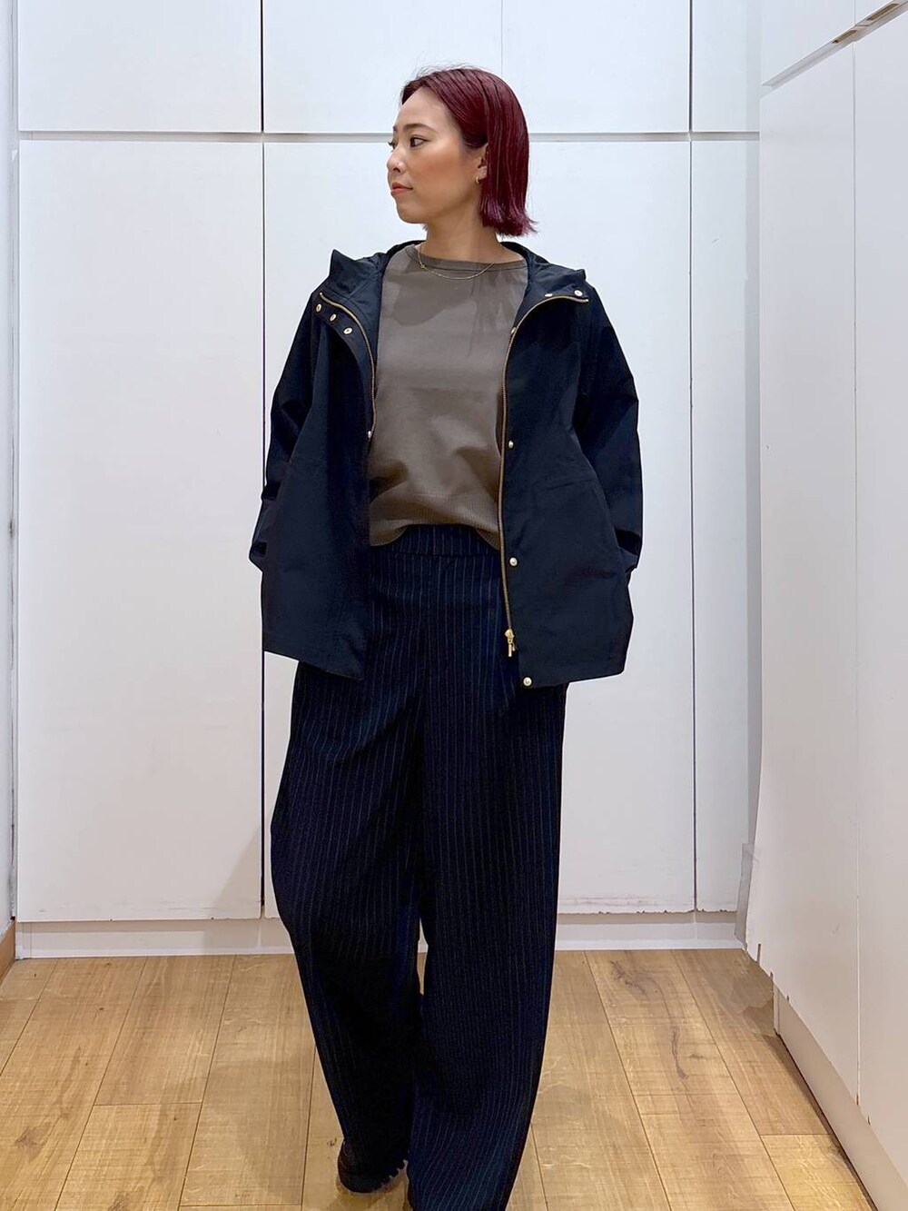 「体型カバー、高見え、高身長、ママコーデ、骨格ストレート、GLOBAL WORK、着痩せ・細見え」｜「GLOBAL WORKの撥水軽やかマンパ/243794（マウンテンパーカー、ブルー系）」を使った、ココさん（レディース・165cm）の春コーディネートの4枚目の写真