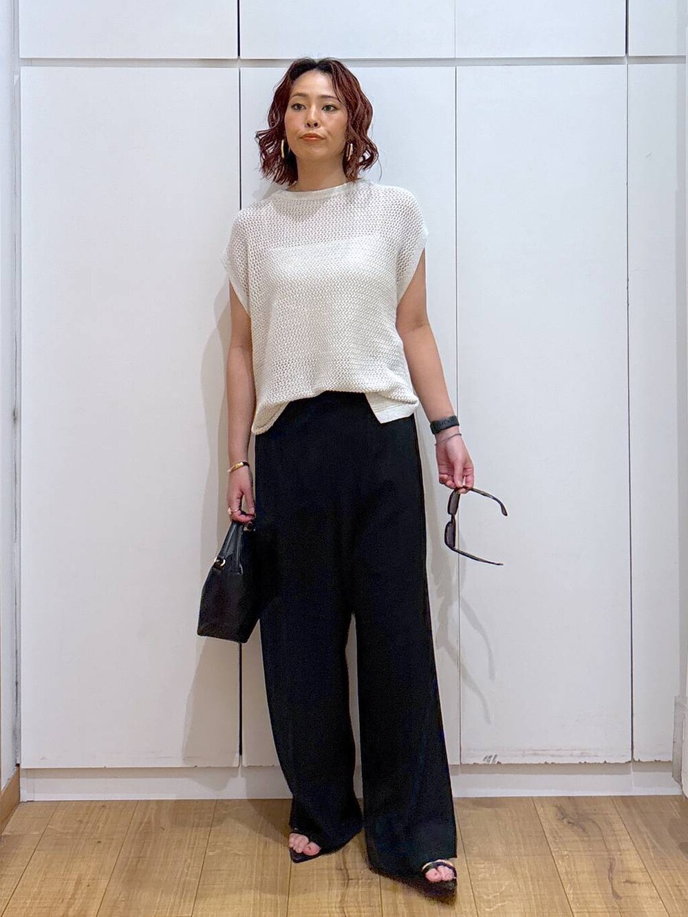 「GLOBAL WORK、着痩せ・細見え、ママコーデ、骨格ストレート、体型カバー、高見え、高身長」｜「GLOBAL WORKのスペ軽お財布ショルダー/132336（ショルダーバッグ、ブラック系）」を使った、ココさん（レディース・165cm）の夏コーディネートの2枚目の写真