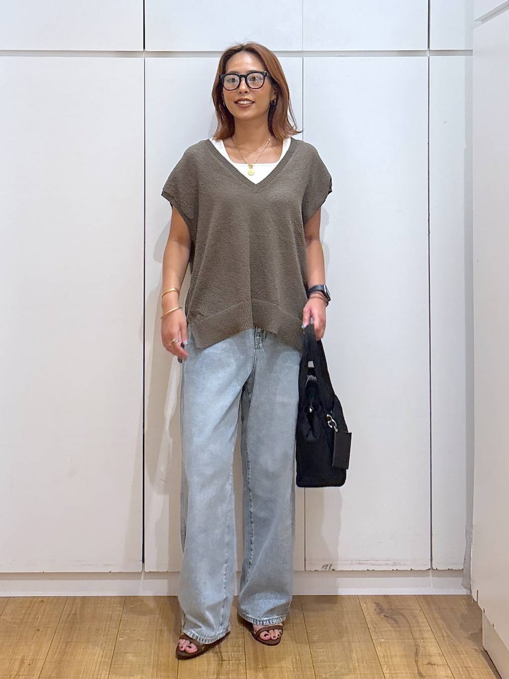 「高身長、ママコーデ、骨格ストレート、GLOBAL WORK、着痩せ・細見え、and STセール、体型カバー、高見え」｜「GLOBAL WORKのGOODデニムバギーパンツ/118365（デニムパンツ、ブルー系）」を使った、ココさん（レディース・165cm）の夏コーディネートの6枚目の写真