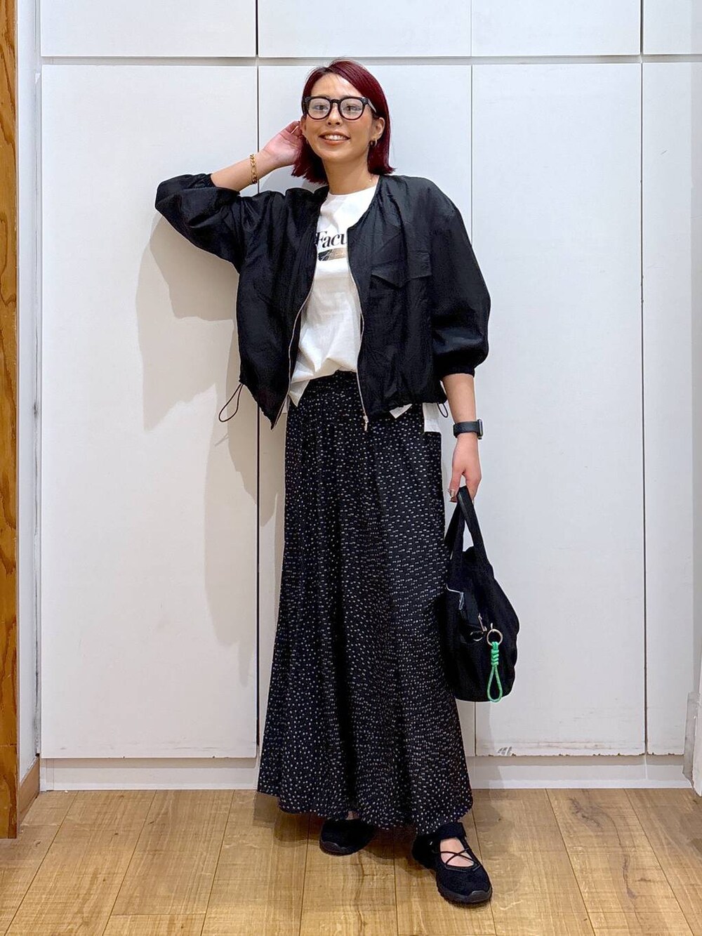 「体型カバー、高見え、高身長、ママコーデ、骨格ストレート、GLOBAL WORK、着痩せ・細見え」|「GLOBAL WORKのリッチクリーンプリントT半袖/147640(Tシャツ/カットソー、ホワイト系)」を使った、ココさん(レディース・165cm)の春コーディネートの3枚目の写真