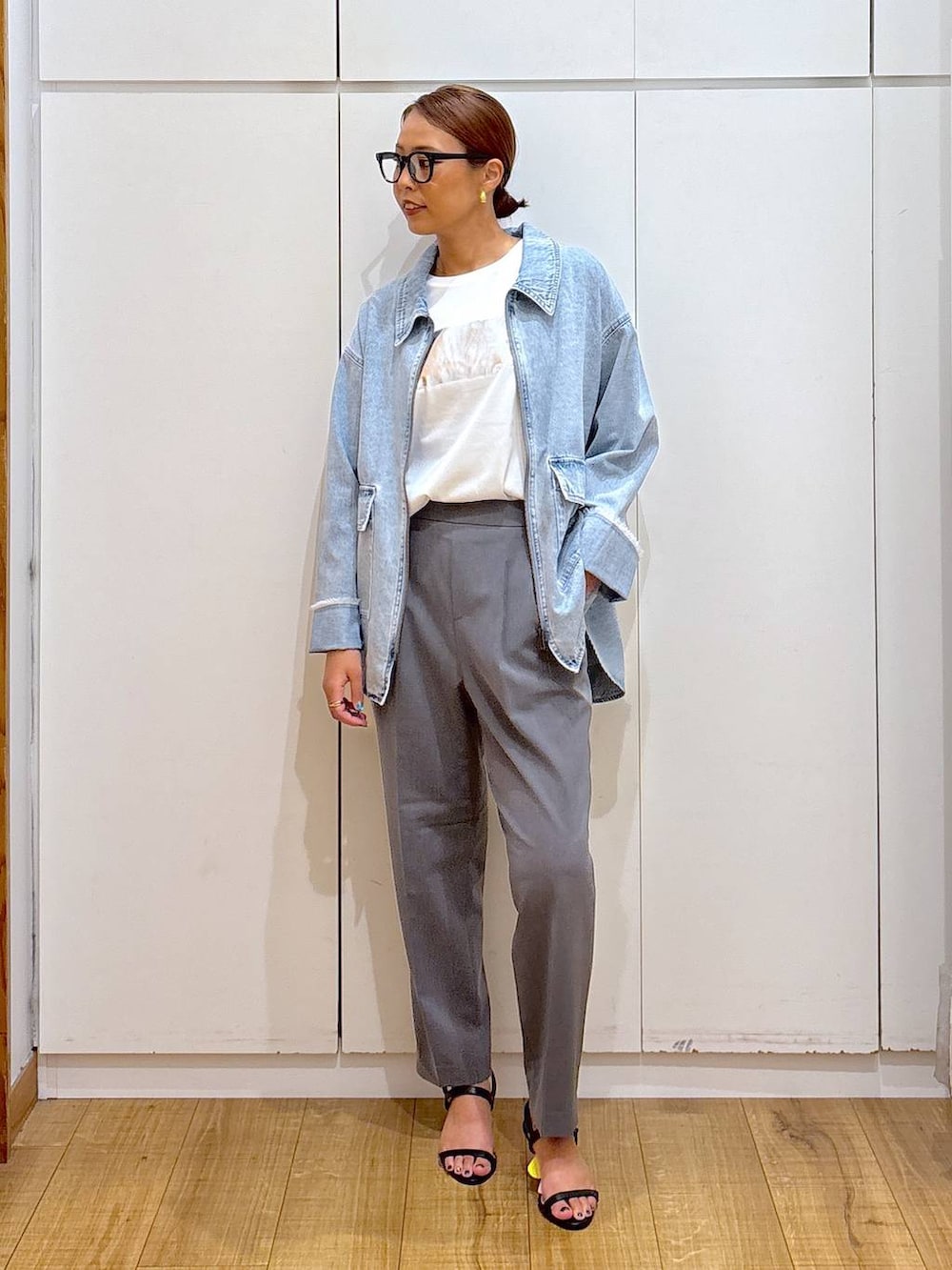 「体型カバー、高見え、高身長、ママコーデ、骨格ストレート、GLOBAL WORK、着痩せ・細見え、and STセール、秋冬新作」｜「GLOBAL WORKのリッチクリーンプリントT半袖/147640（Tシャツ/カットソー、ホワイト系）」を使った、ココさん（レディース・165cm）の夏コーディネートの2枚目の写真