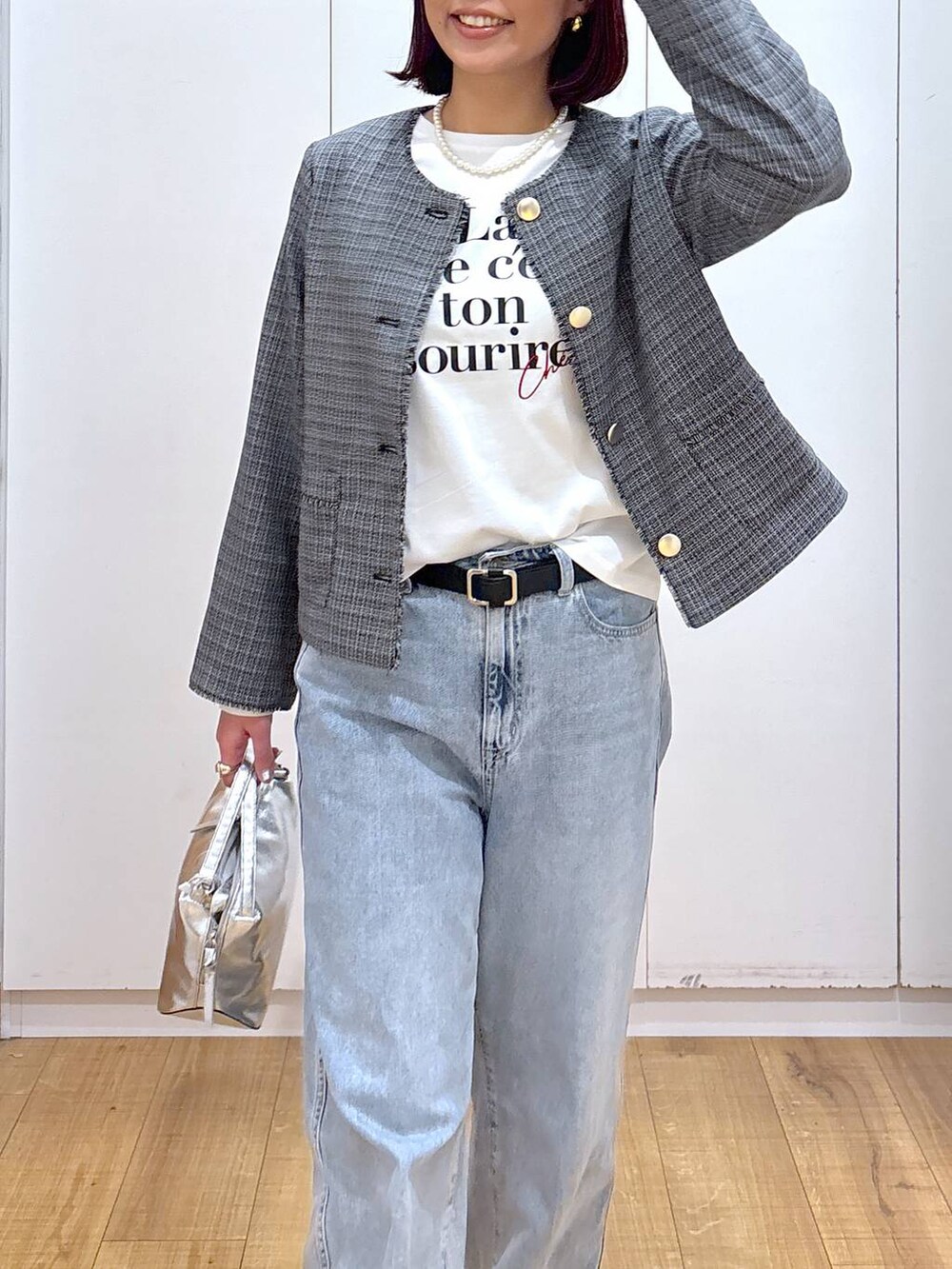 「体型カバー、高見え、高身長、ママコーデ、骨格ストレート、GLOBAL WORK、着痩せ・細見え」|「GLOBAL WORKのGOODデニムバギーパンツ/118365(デニムパンツ、ブルー系)」を使った、ココさん(レディース・165cm)の春コーディネートの6枚目の写真
