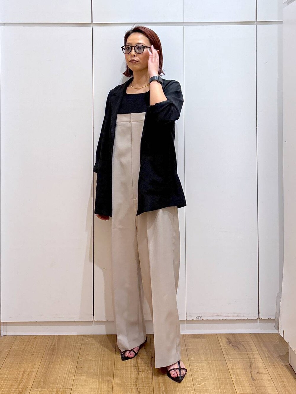 「体型カバー、高見え、高身長、ママコーデ、骨格ストレート、GLOBAL WORK、着痩せ・細見え」|「A part byのクロスフラットサンダル(サンダル、ブラック系)」を使った、ココさん(レディース・165cm)の春コーディネートの3枚目の写真