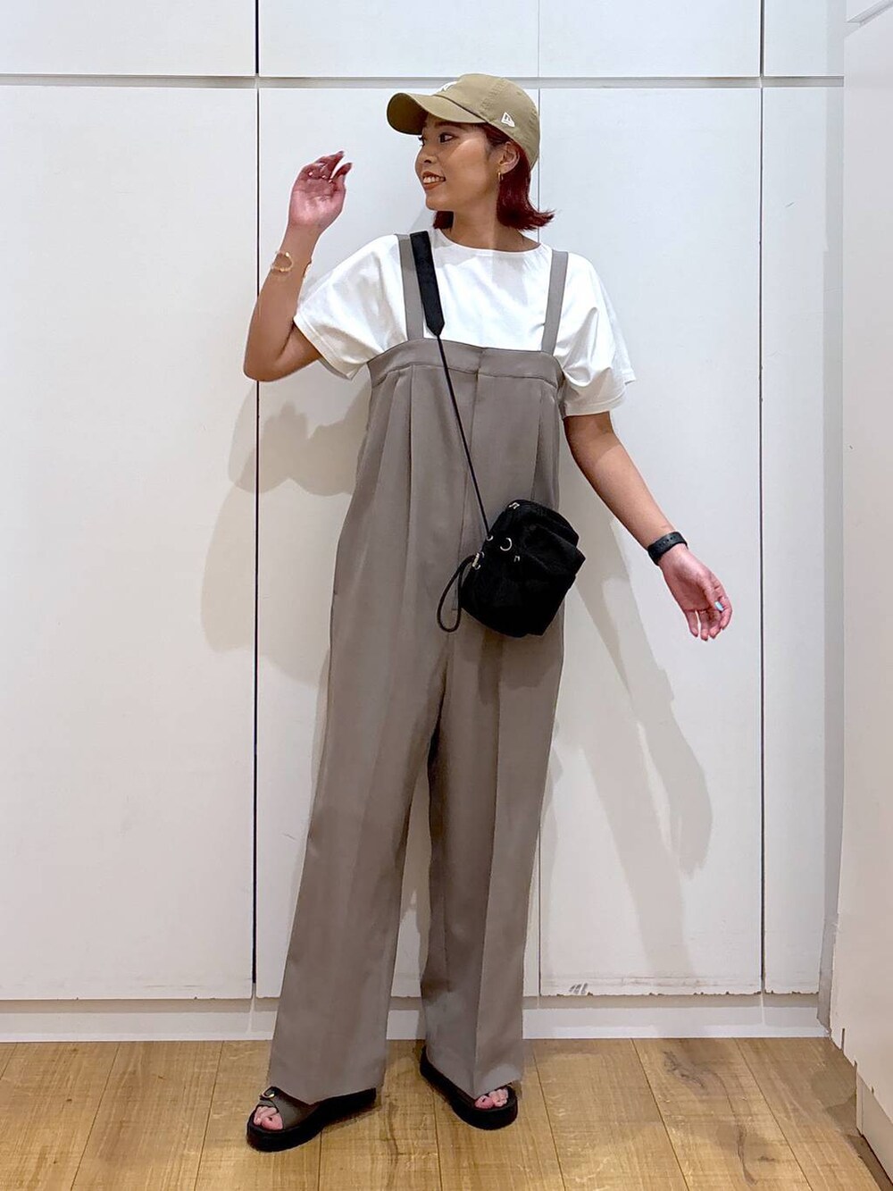 「骨格ストレート、GLOBAL WORK、着痩せ・細見え、体型カバー、高見え、高身長、ママコーデ」|「GLOBAL WORKのNEW ERA/カジュアルクラシックCAP/260080(キャップ、ベージュ系)」を使った、ココさん(レディース・165cm)の春コーディネートの4枚目の写真