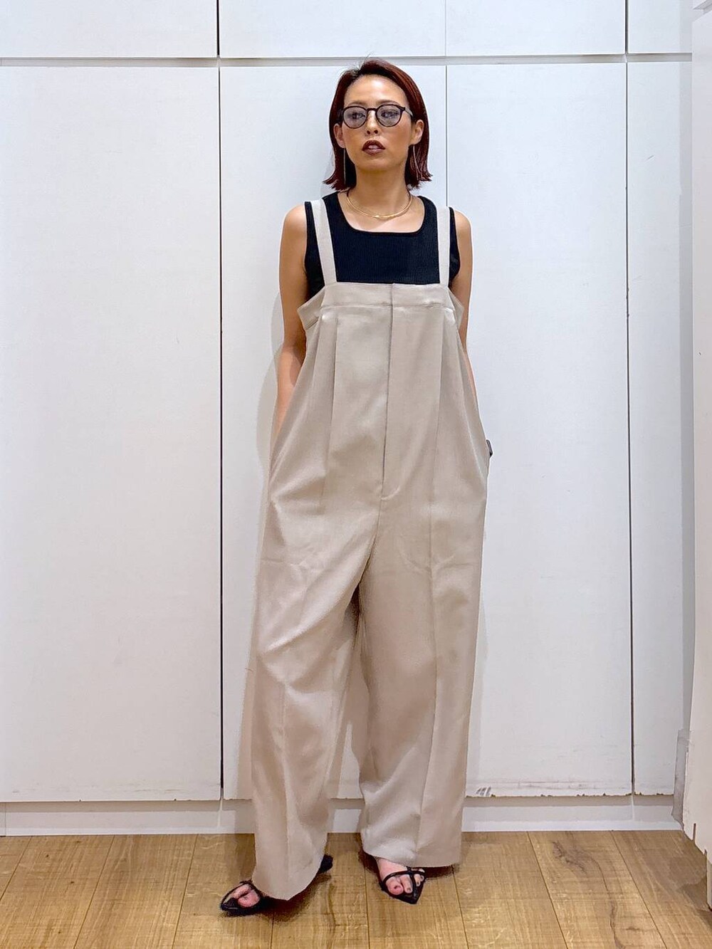 「体型カバー、高見え、高身長、ママコーデ、骨格ストレート、GLOBAL WORK、着痩せ・細見え」|「A part byのクロスフラットサンダル(サンダル、ブラック系)」を使った、ココさん(レディース・165cm)の春コーディネートの6枚目の写真