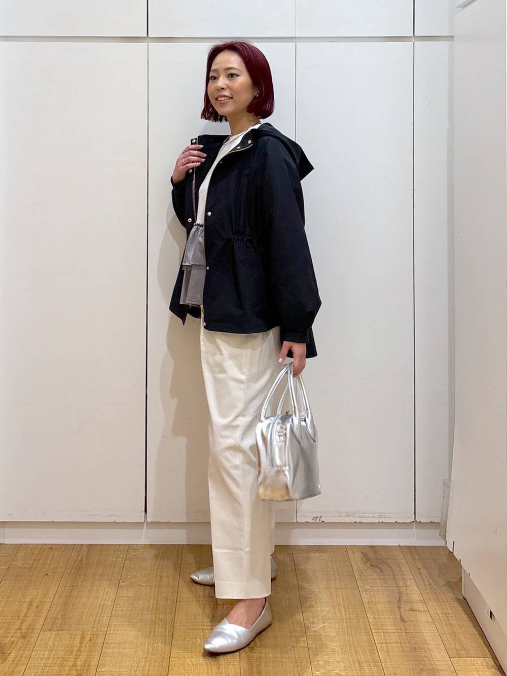 「体型カバー、高見え、高身長、ママコーデ、骨格ストレート、GLOBAL WORK、着痩せ・細見え、フェミニン、春コーデ」|「GLOBAL WORKのウツクシルエットテーパードパンツ/133595(その他パンツ、イエロー系)」を使った、ココさん(レディース・165cm)の春コーディネートの3枚目の写真