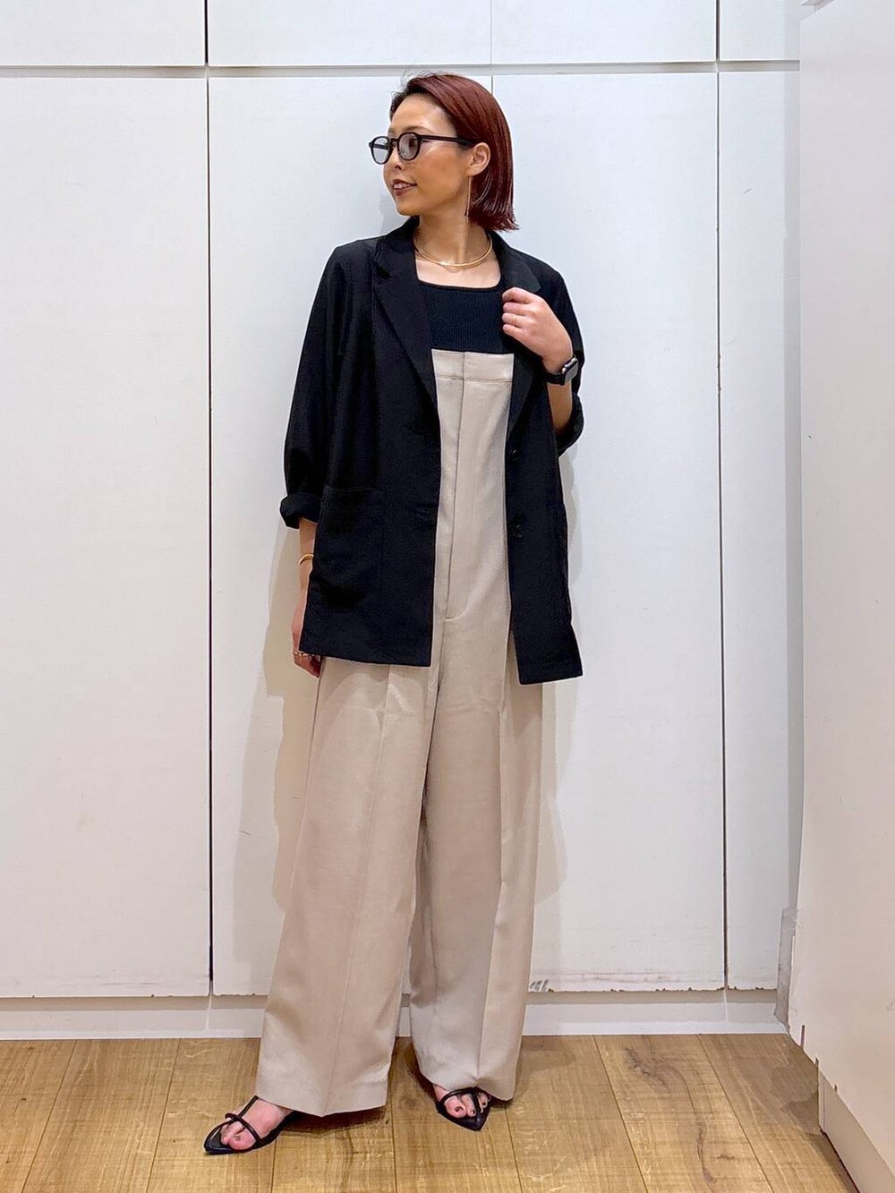 「体型カバー、高見え、高身長、ママコーデ、骨格ストレート、GLOBAL WORK、着痩せ・細見え」|「A part byのクロスフラットサンダル(サンダル、ブラック系)」を使った、ココさん(レディース・165cm)の春コーディネートの4枚目の写真