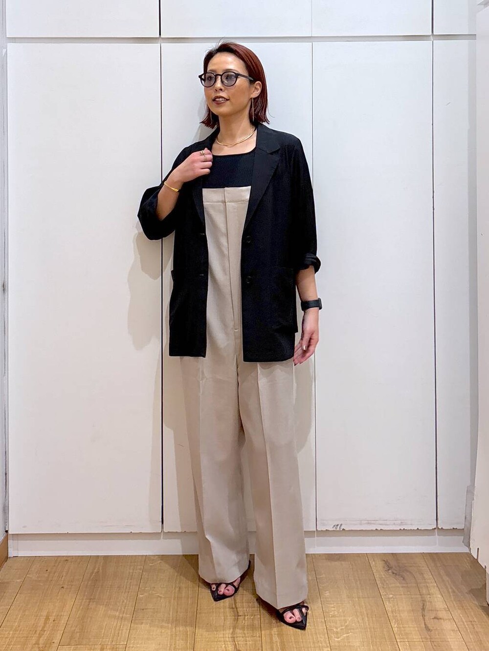 「体型カバー、高見え、高身長、ママコーデ、骨格ストレート、GLOBAL WORK、着痩せ・細見え」|「A part byのクロスフラットサンダル(サンダル、ブラック系)」を使った、ココさん(レディース・165cm)の春コーディネートの5枚目の写真