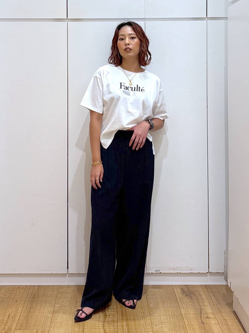 「体型カバー、高見え、高身長、ママコーデ、骨格ストレート、GLOBAL WORK、着痩せ・細見え」｜「GLOBAL WORKのリッチクリーンプリントT半袖/147640（Tシャツ/カットソー、ホワイト系）」を使った、ココさん（レディース・165cm）の夏コーディネートの2枚目の写真