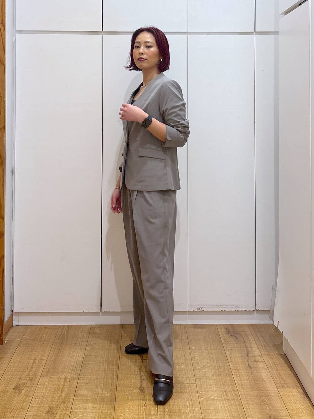 「体型カバー、高見え、高身長、ママコーデ、骨格ストレート、GLOBAL WORK、着痩せ・細見え」|「GLOBAL WORKのウツクシルエットワイドパンツ/133599(その他パンツ、ブラウン系)」を使った、ココさん(レディース・165cm)の春コーディネートの3枚目の写真