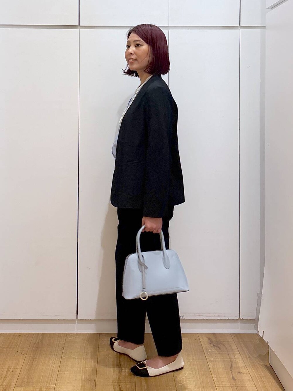「高見え、体型カバー、高身長、ママコーデ、骨格ストレート、GLOBAL WORK、着痩せ・細見え」|「GLOBAL WORKのウツクシルエットノーカラージャケット/133613(ノーカラージャケット、ブラック系)」を使った、ココさん(レディース・165cm)の春コーディネートの3枚目の写真