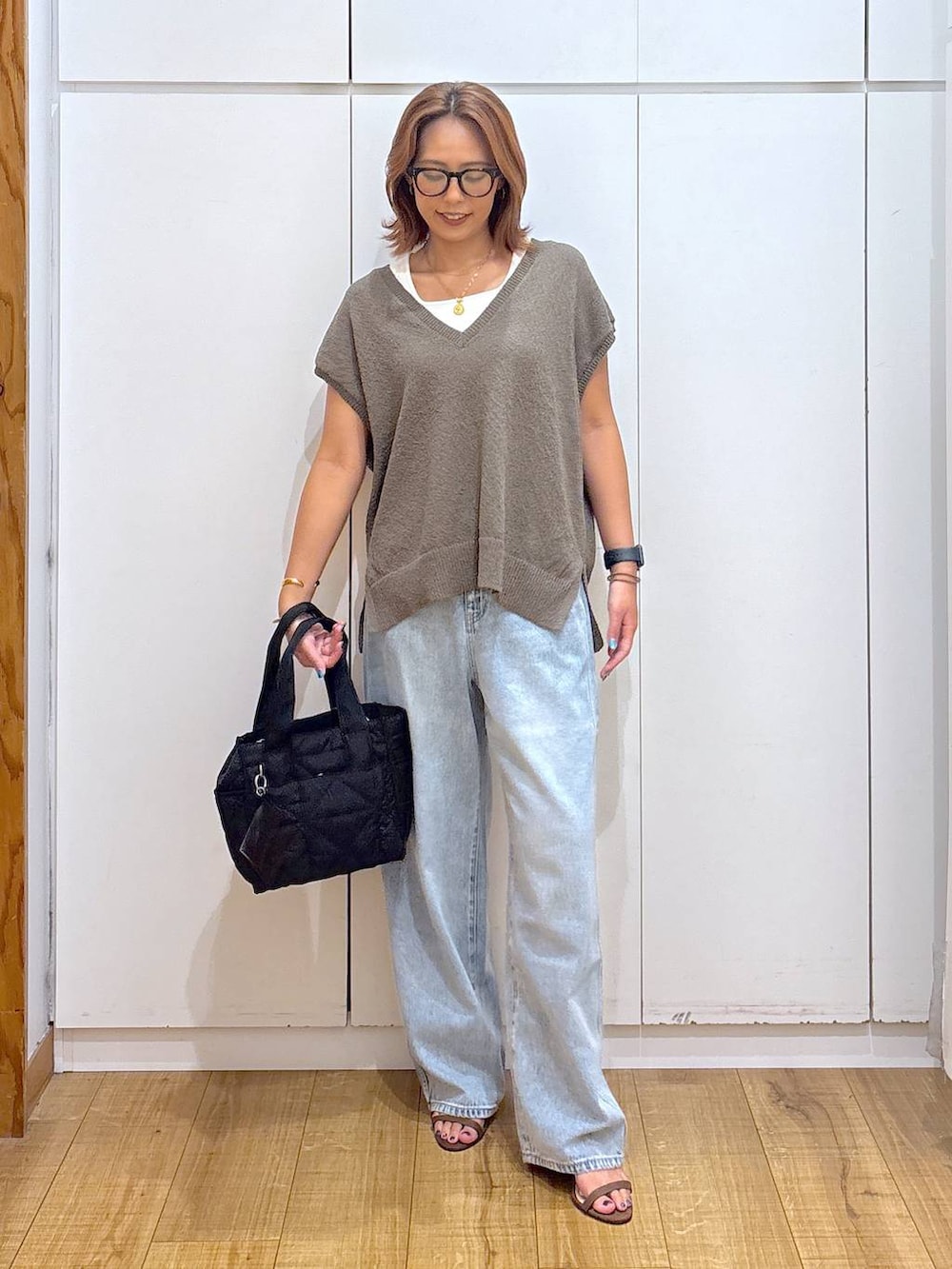 「高身長、ママコーデ、骨格ストレート、GLOBAL WORK、着痩せ・細見え、and STセール、体型カバー、高見え」｜「GLOBAL WORKのGOODデニムバギーパンツ/118365（デニムパンツ、ブルー系）」を使った、ココさん（レディース・165cm）の夏コーディネートの5枚目の写真