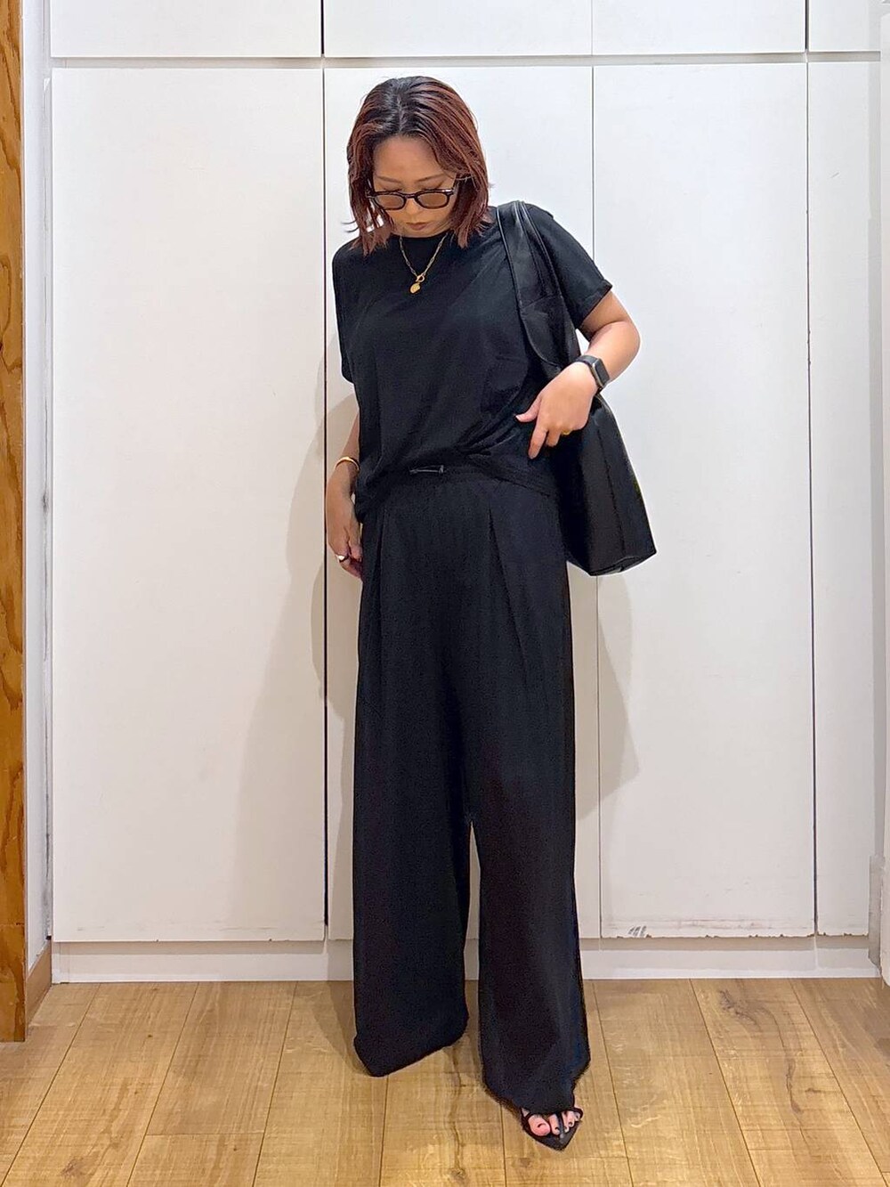 「体型カバー、着痩せ・細見え、高見え、高身長、ママコーデ、骨格ストレート、GLOBAL WORK」|「A part byのクロスフラットサンダル(サンダル、ブラック系)」を使った、ココさん(レディース・165cm)の夏コーディネートの2枚目の写真