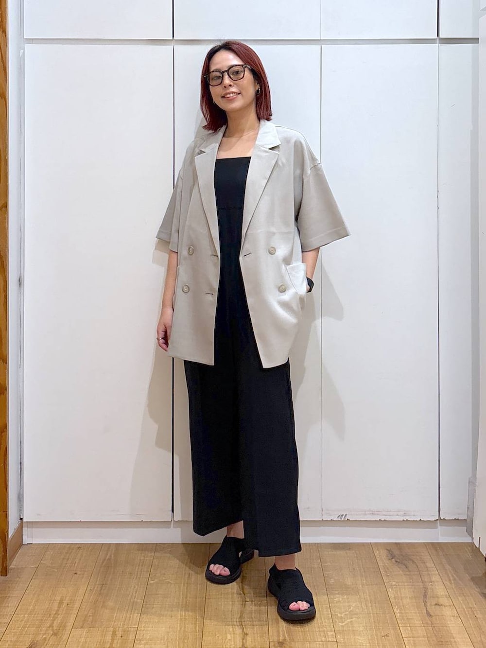 「体型カバー、高見え、高身長、ママコーデ、骨格ストレート、GLOBAL WORK、着痩せ・細見え」｜「GLOBAL WORKのUVカットアソートサングラス/283830（サングラス、ブラウン系）」を使った、ココさん（レディース・165cm）の春コーディネートの4枚目の写真