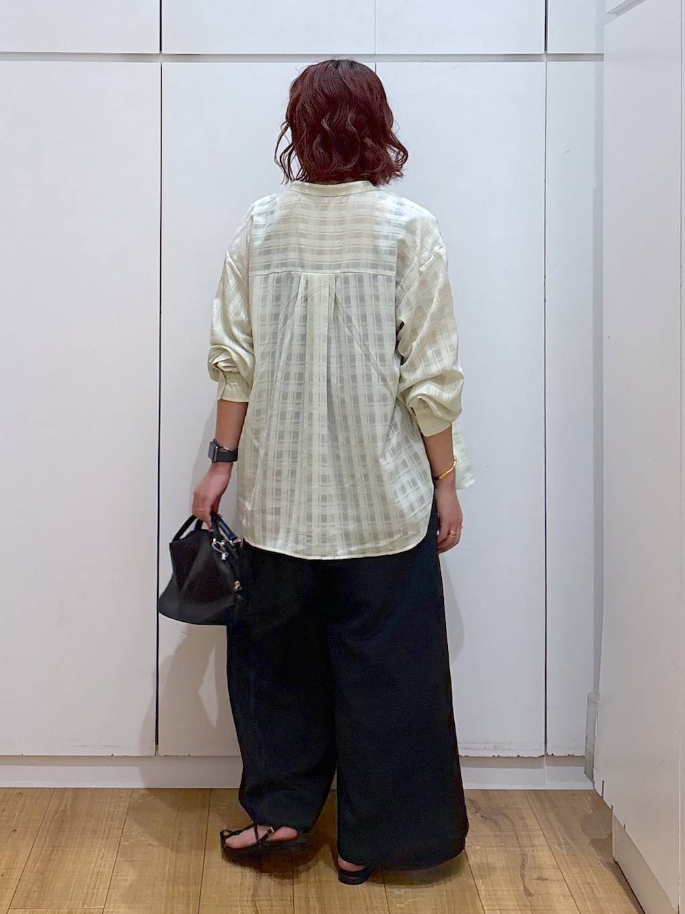 「体型カバー、高見え、高身長、ママコーデ、骨格ストレート、着痩せ・細見え、GLOBAL WORK」|「GLOBAL WORKのスペ軽お財布ショルダー/132336(ショルダーバッグ、ブラック系)」を使った、ココさん(レディース・165cm)の夏コーディネートの5枚目の写真