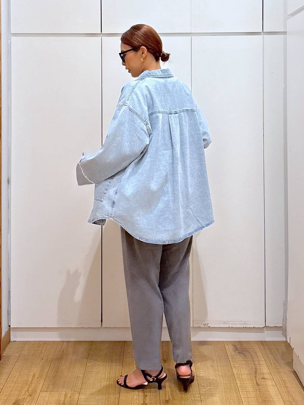 「体型カバー、高見え、高身長、ママコーデ、骨格ストレート、GLOBAL WORK、着痩せ・細見え、and STセール、秋冬新作」｜「GLOBAL WORKのリッチクリーンプリントT半袖/147640（Tシャツ/カットソー、ホワイト系）」を使った、ココさん（レディース・165cm）の夏コーディネートの6枚目の写真