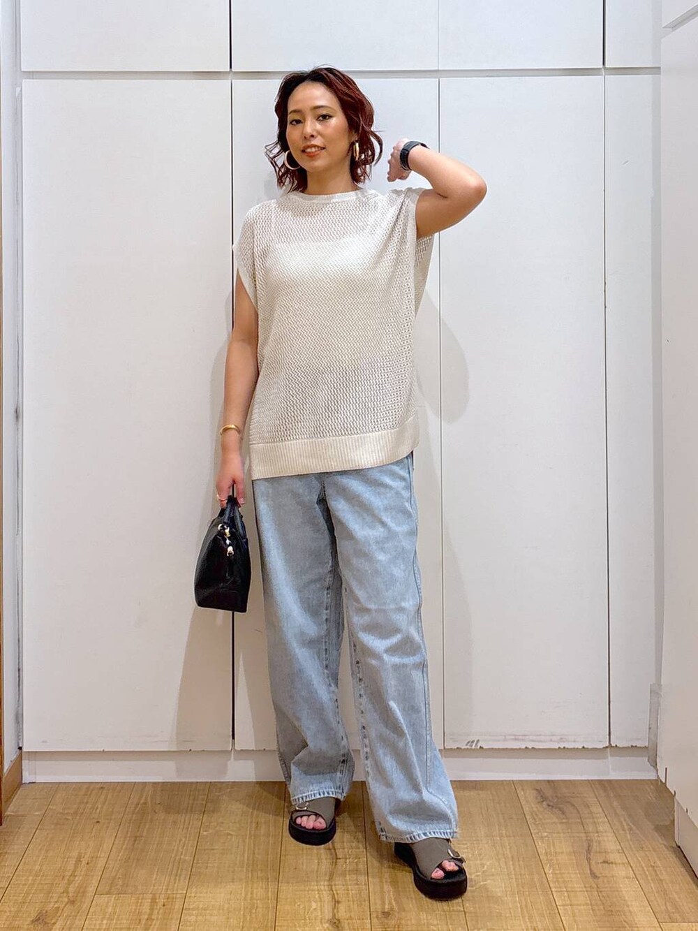 「体型カバー、高見え、高身長、GLOBAL WORK、着痩せ・細見え、ママコーデ、骨格ストレート」|「GLOBAL WORKのGOODデニムバギーパンツ/118365(デニムパンツ、ブルー系)」を使った、ココさん(レディース・165cm)の夏コーディネートの5枚目の写真