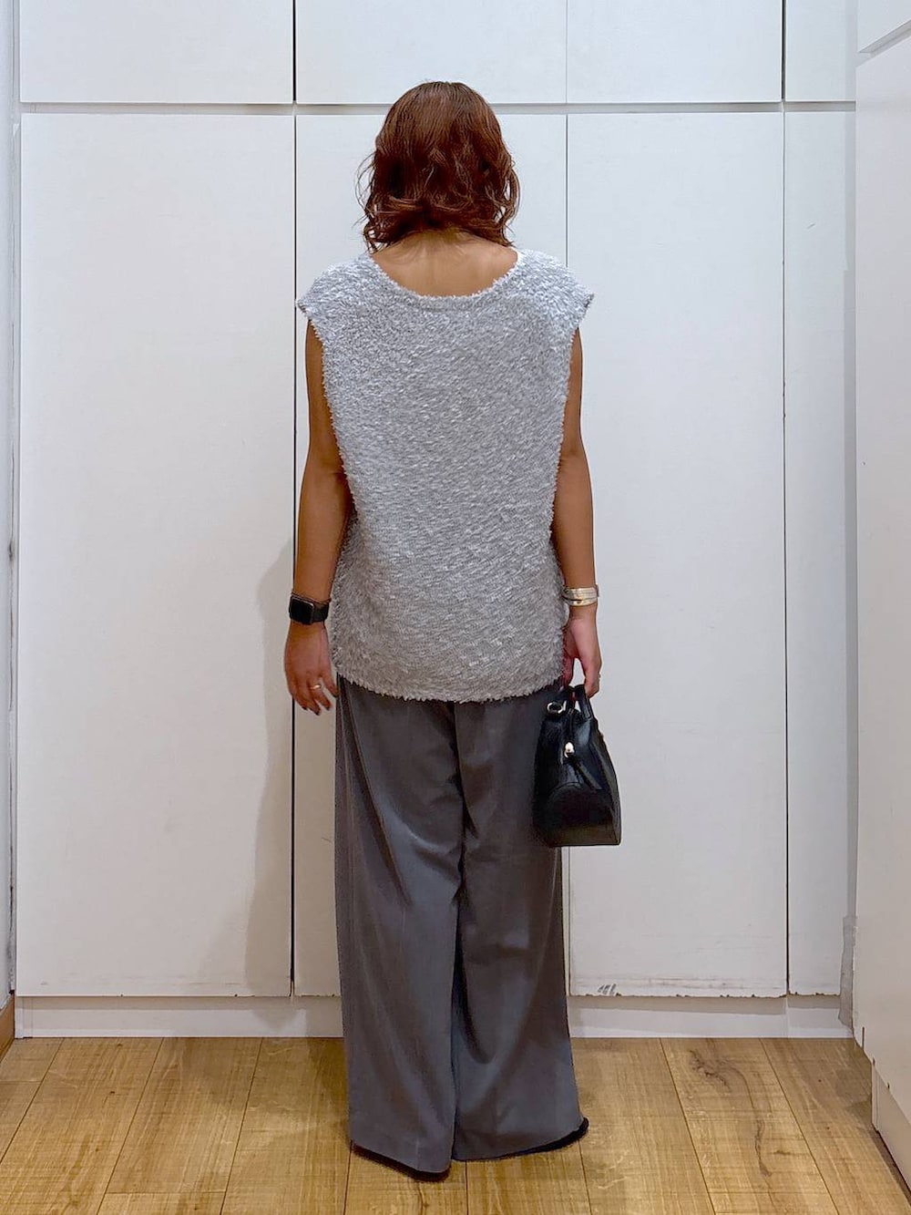 「体型カバー、高見え、高身長、ママコーデ、骨格ストレート、GLOBAL WORK、着痩せ・細見え、and STセール」｜「GLOBAL WORKのスペ軽お財布ショルダー/132336（ショルダーバッグ、ブラック系）」を使った、ココさん（レディース・165cm）の夏コーディネートの4枚目の写真