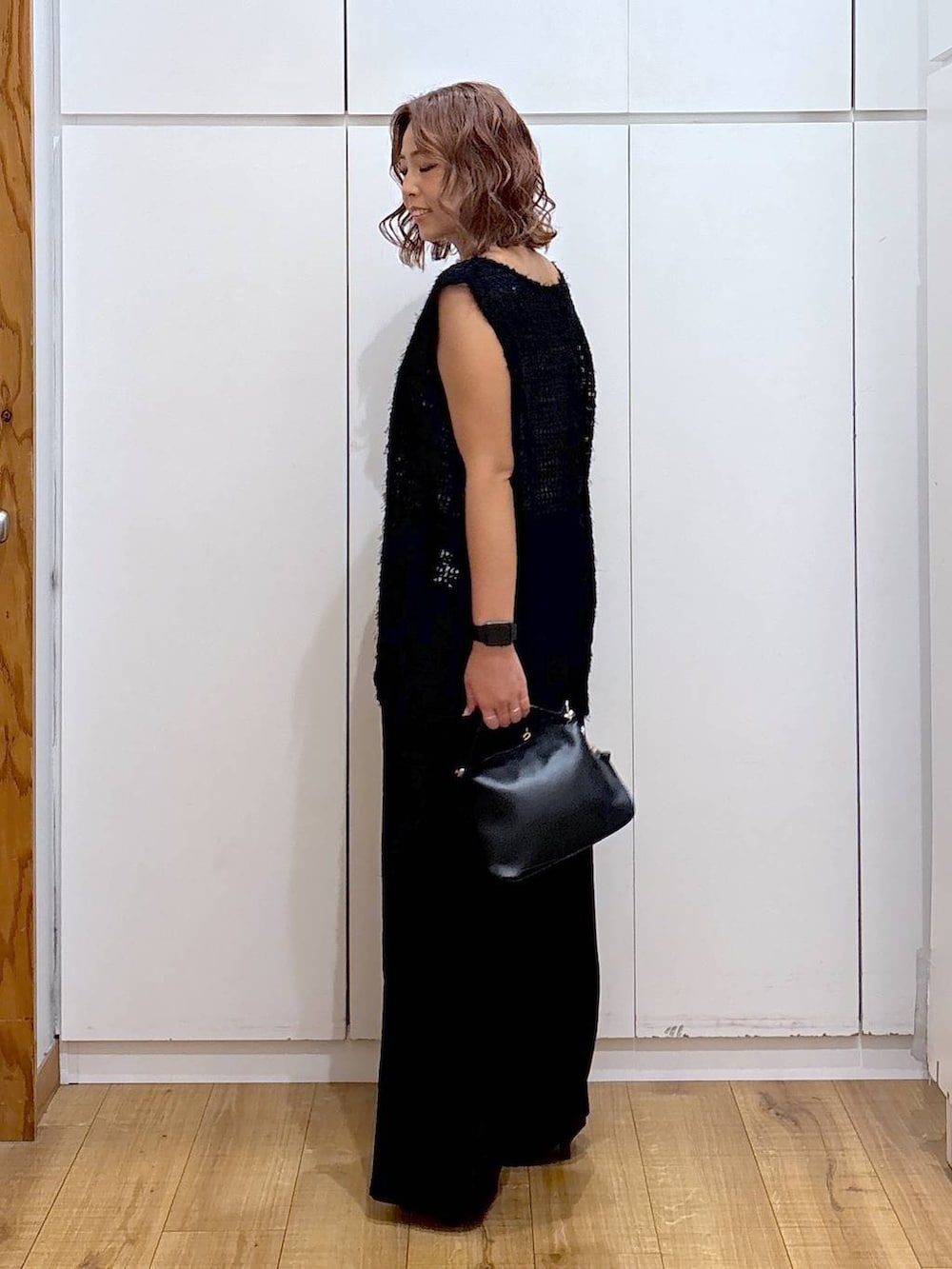 「体型カバー、高見え、高身長、ママコーデ、骨格ストレート、GLOBAL WORK、着痩せ・細見え、and STセール」｜「GLOBAL WORKのスペ軽お財布ショルダー/132336（ショルダーバッグ、ブラック系）」を使った、ココさん（レディース・165cm）の夏コーディネートの4枚目の写真