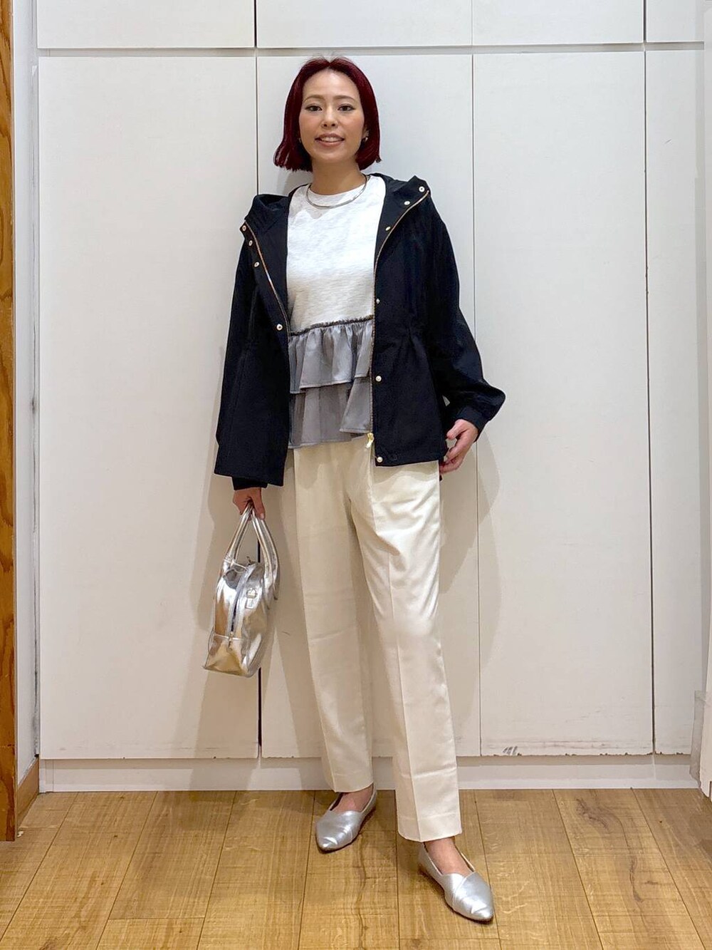 「体型カバー、高見え、高身長、ママコーデ、骨格ストレート、GLOBAL WORK、着痩せ・細見え、フェミニン、春コーデ」|「GLOBAL WORKのウツクシルエットテーパードパンツ/133595(その他パンツ、イエロー系)」を使った、ココさん(レディース・165cm)の春コーディネートの2枚目の写真