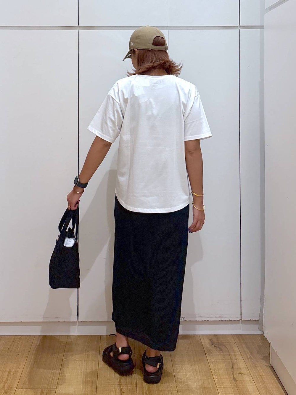 「体型カバー、ママコーデ、骨格ストレート、GLOBAL WORK、着痩せ・細見え、高見え、高身長」|「GLOBAL WORKのリッチクリーンプリントT半袖/147640(Tシャツ/カットソー、ホワイト系)」を使った、ココさん(レディース・165cm)の夏コーディネートの5枚目の写真