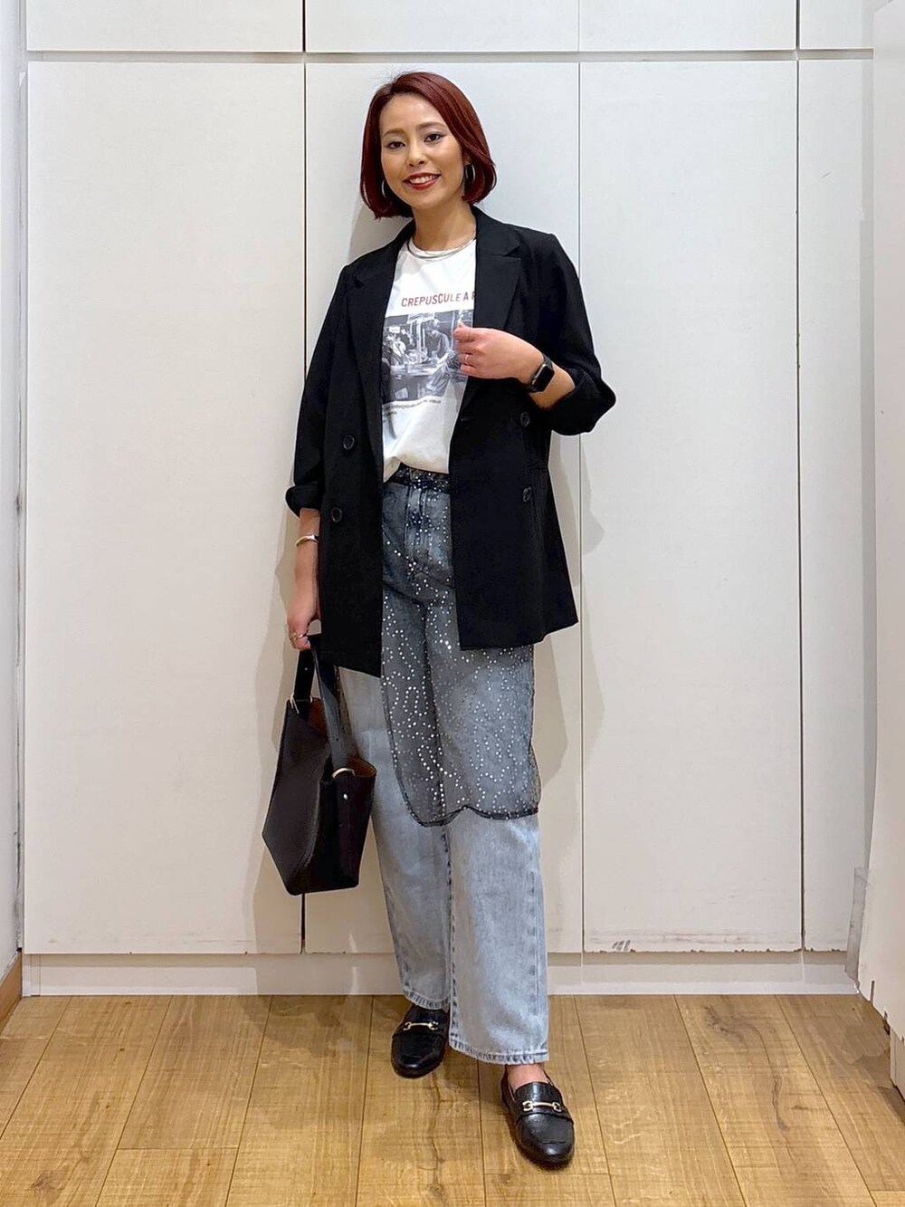 「GLOBAL WORK、体型カバー、高見え、高身長、ママコーデ、骨格ストレート、着痩せ・細見え」|「GLOBAL WORKのサイズ拡大/らくっション撥水2WAYローファー/131468(ローファー、ブラック系)」を使った、ココさん(レディース・165cm)の春コーディネートの2枚目の写真