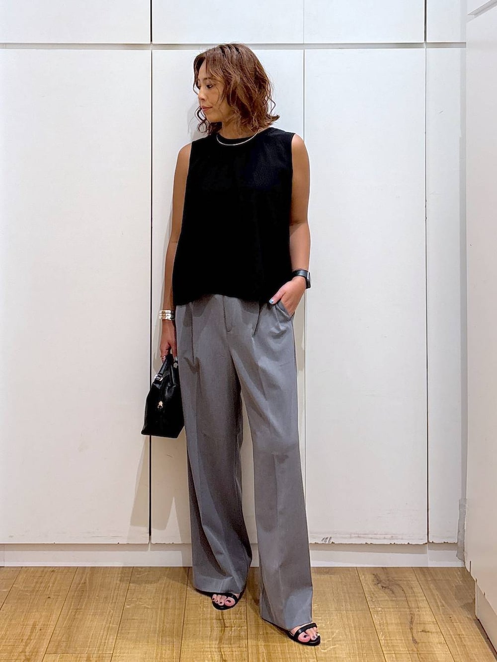 「体型カバー、高見え、高身長、ママコーデ、骨格ストレート、GLOBAL WORK、着痩せ・細見え、and STセール」|「GLOBAL WORKのスペ軽お財布ショルダー/132336(ショルダーバッグ、ブラック系)」を使った、ココさん(レディース・165cm)の夏コーディネートの4枚目の写真