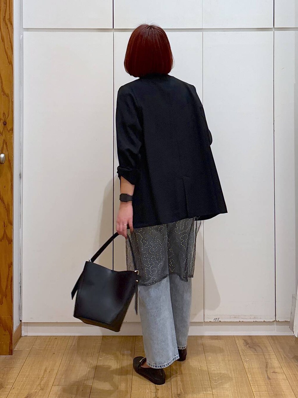 「GLOBAL WORK、体型カバー、高見え、高身長、ママコーデ、骨格ストレート、着痩せ・細見え」|「GLOBAL WORKのサイズ拡大/らくっション撥水2WAYローファー/131468(ローファー、ブラック系)」を使った、ココさん(レディース・165cm)の春コーディネートの5枚目の写真