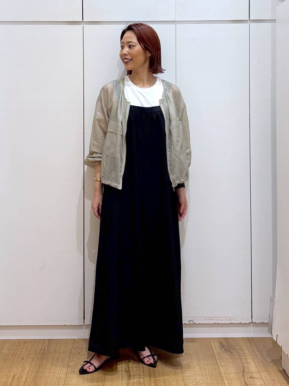 「高身長、ママコーデ、骨格ストレート、体型カバー、高見え、GLOBAL WORK、着痩せ・細見え」|「A part byのクロスフラットサンダル(サンダル、ブラック系)」を使った、ココさん(レディース・165cm)の春コーディネートの3枚目の写真