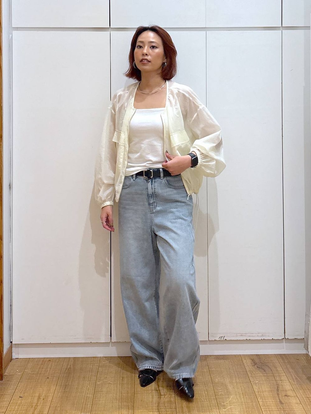 「体型カバー、高見え、高身長、ママコーデ、骨格ストレート、GLOBAL WORK、着痩せ・細見え」|「GLOBAL WORKのGOODデニムバギーパンツ/118365(デニムパンツ、ブルー系)」を使った、ココさん(レディース・165cm)の春コーディネートの3枚目の写真