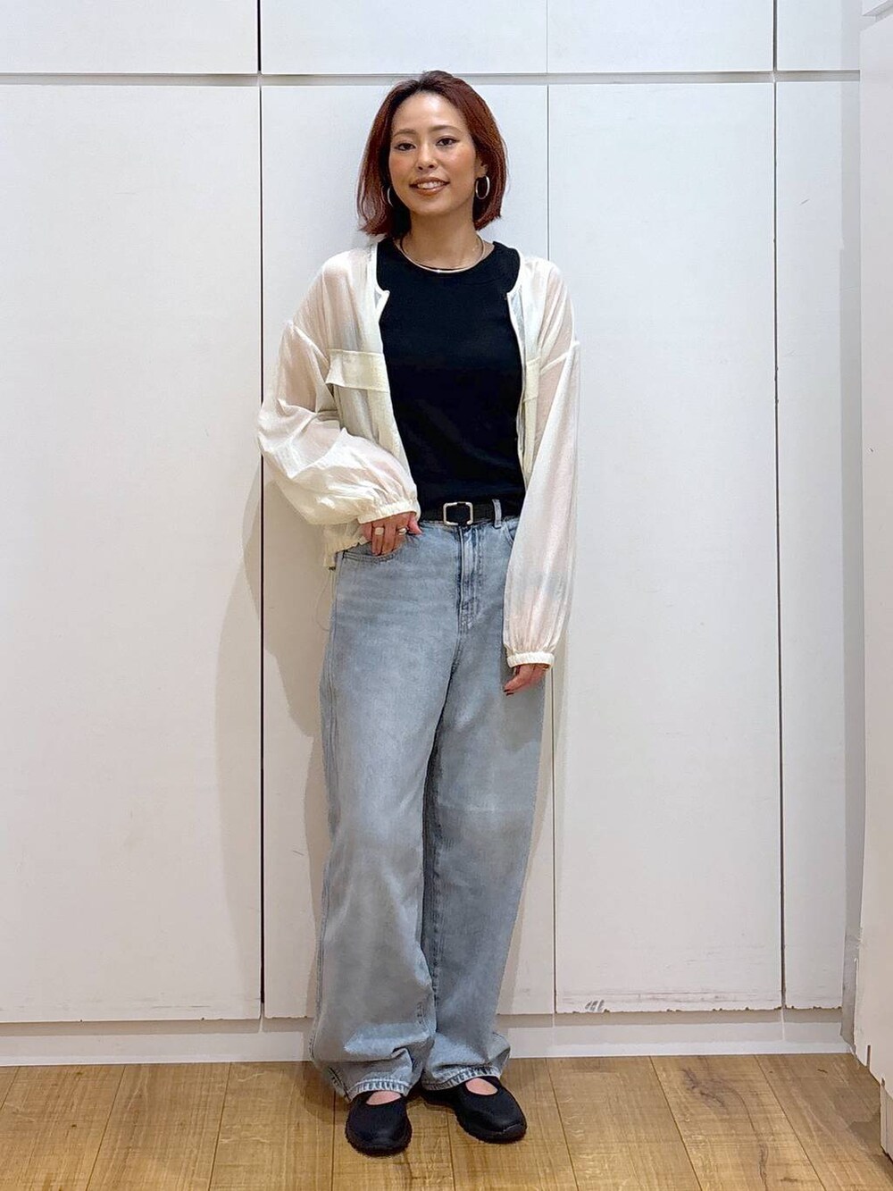 「体型カバー、高見え、高身長、ママコーデ、骨格ストレート、GLOBAL WORK、着痩せ・細見え」|「GLOBAL WORKのエアかるクッションベルトスニーカー/102313(スニーカー、ブラック系)」を使った、ココさん(レディース・165cm)の春コーディネートの2枚目の写真